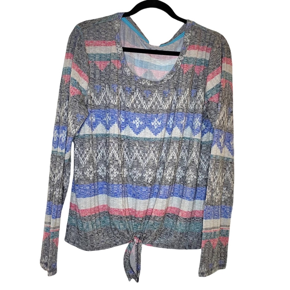 No Boundaries long-sleeved t-shirt. Size XXL